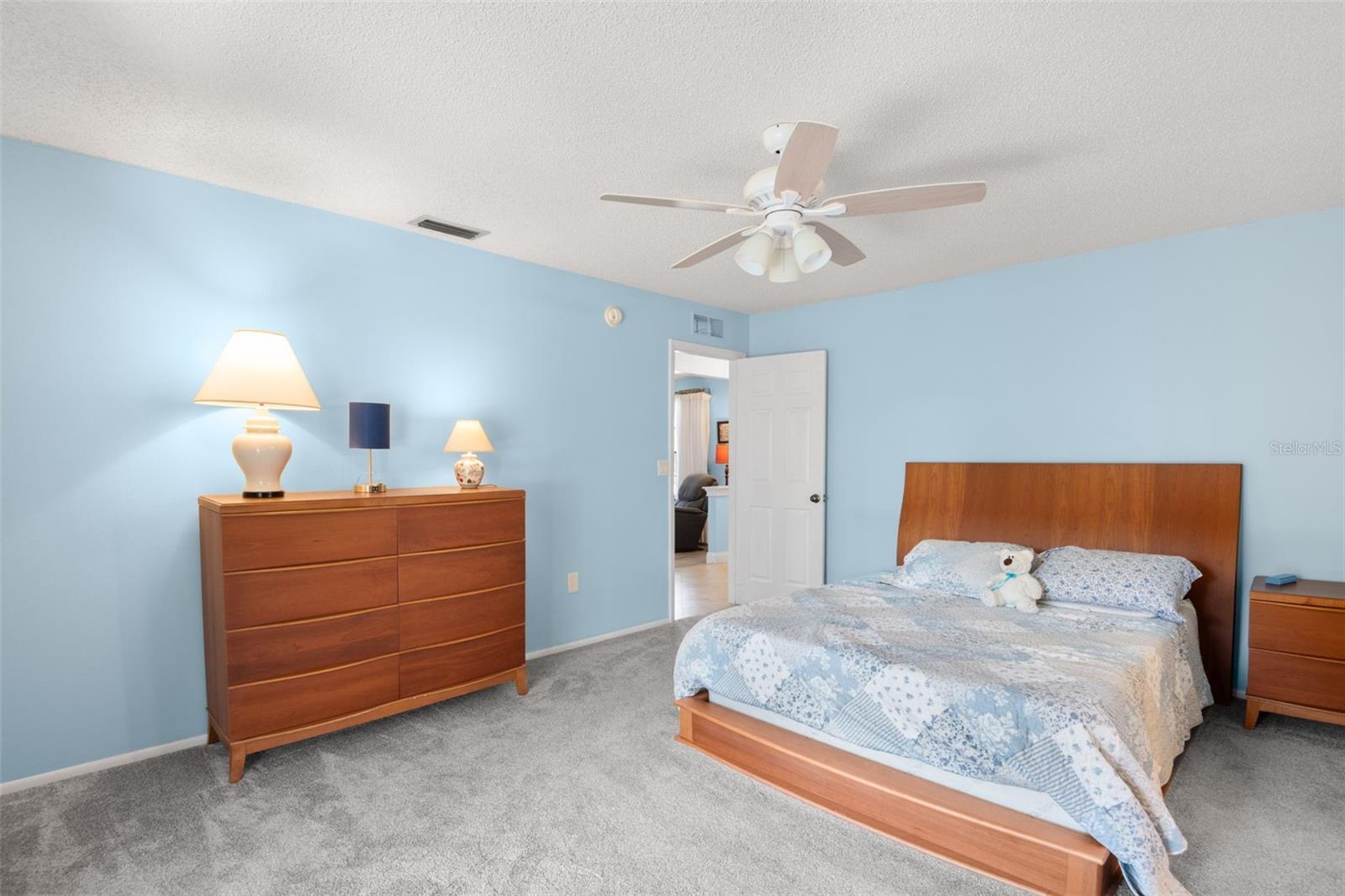 110 MEADOWCROSS DR — photo 20