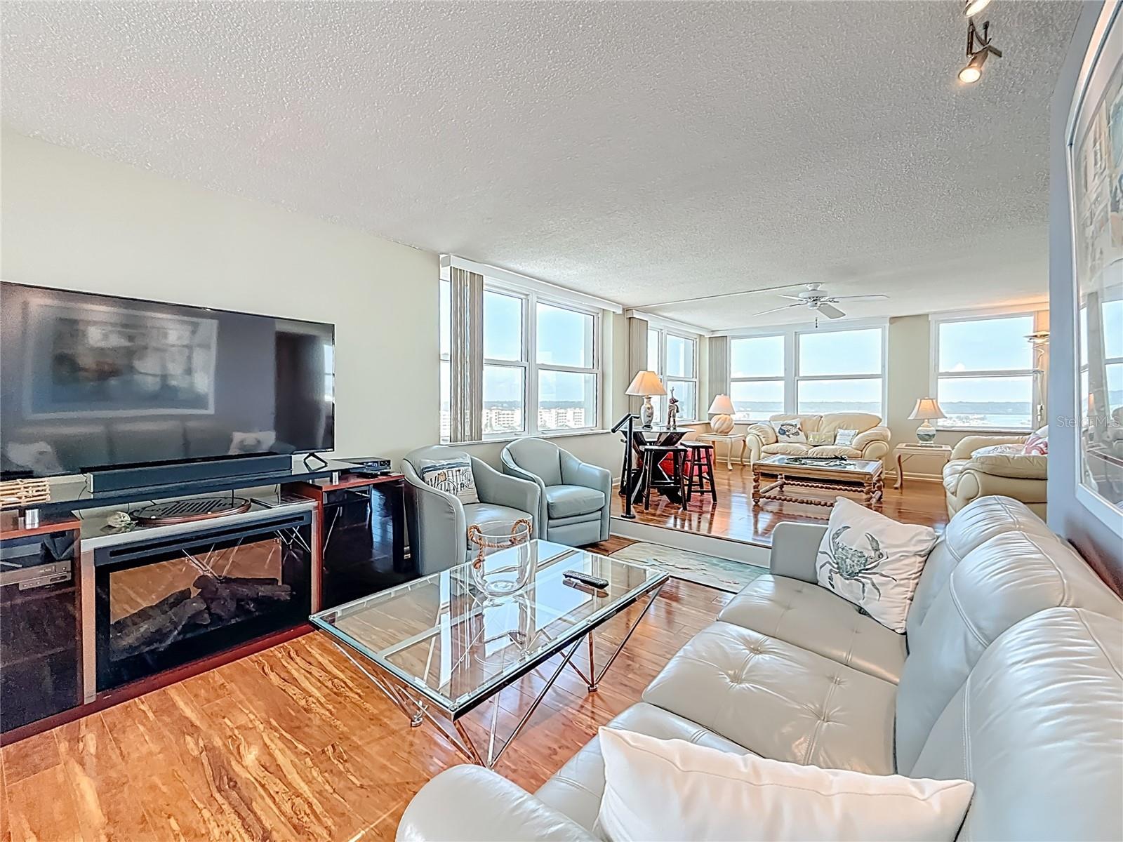 17408 GULF BLVD #1302 — photo 32