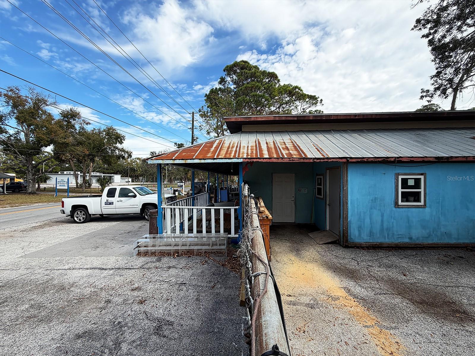 6028 PINE HILL RD — photo 4