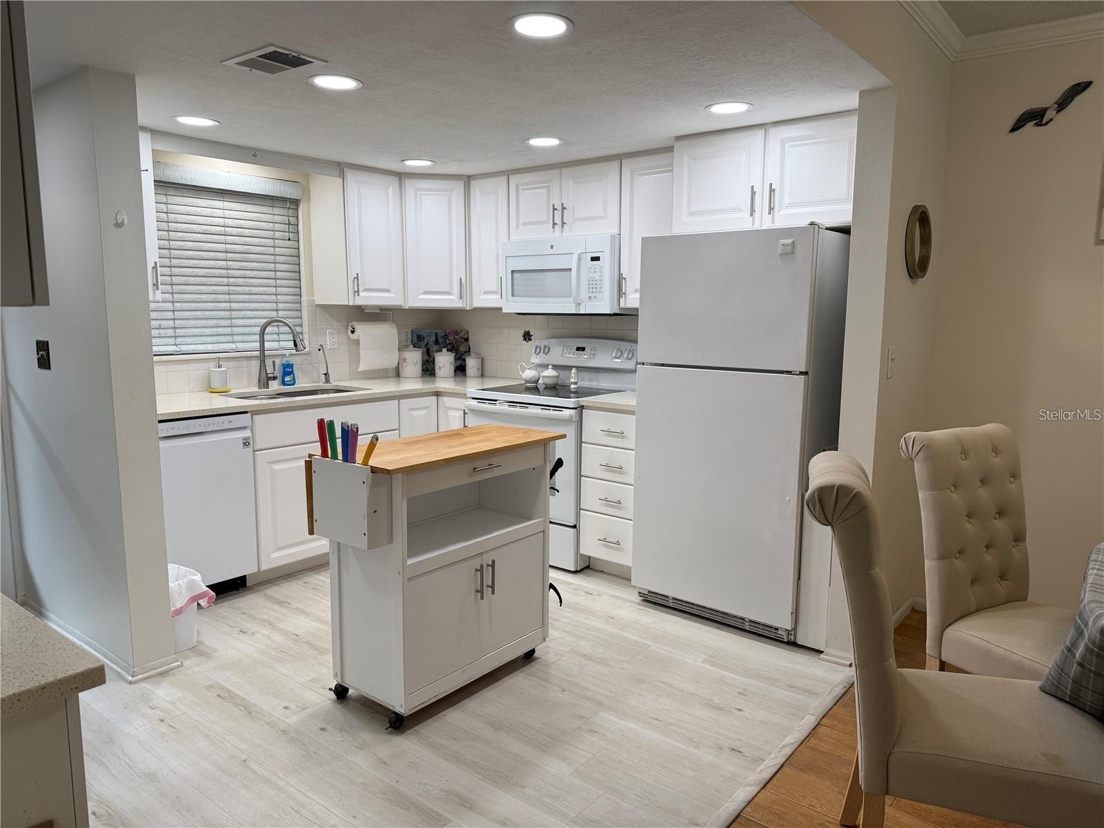 1100 E BAY DR #95 — photo 9
