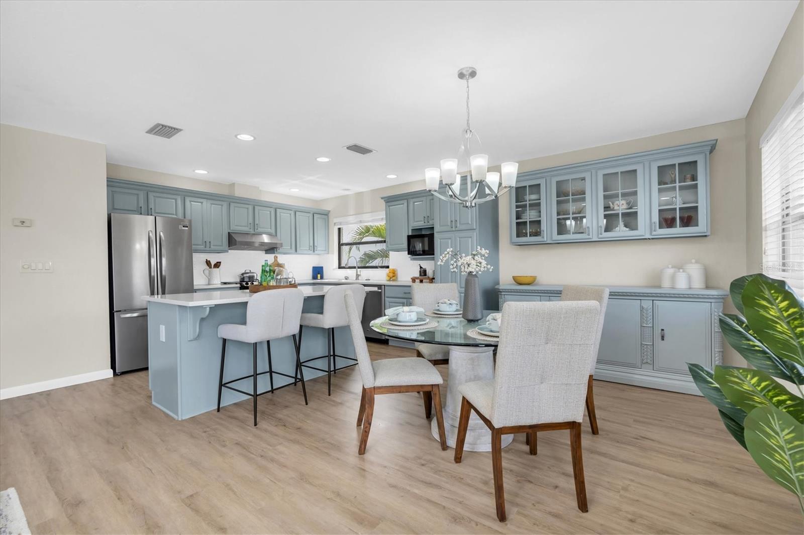 212 WESTWINDS DR — photo 13