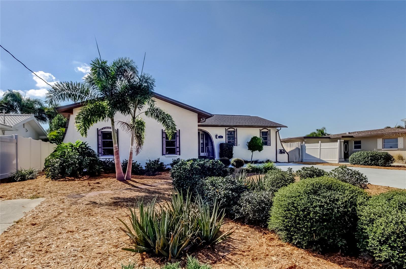212 WESTWINDS DR — photo 4