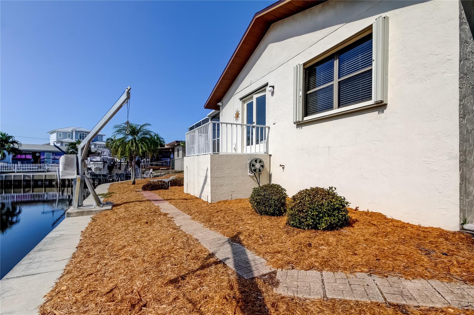 212 WESTWINDS DR — photo 38