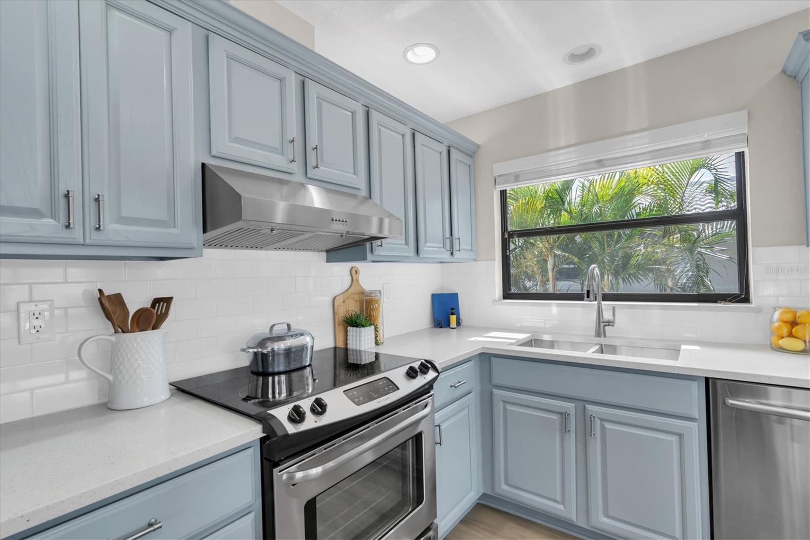 212 WESTWINDS DR — photo 16