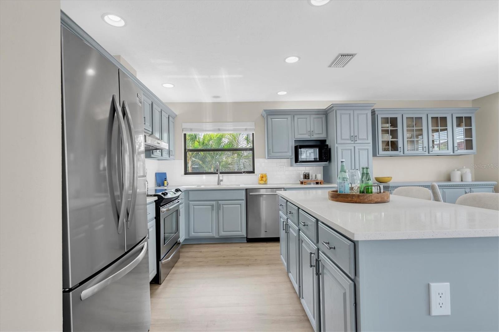 212 WESTWINDS DR — photo 15
