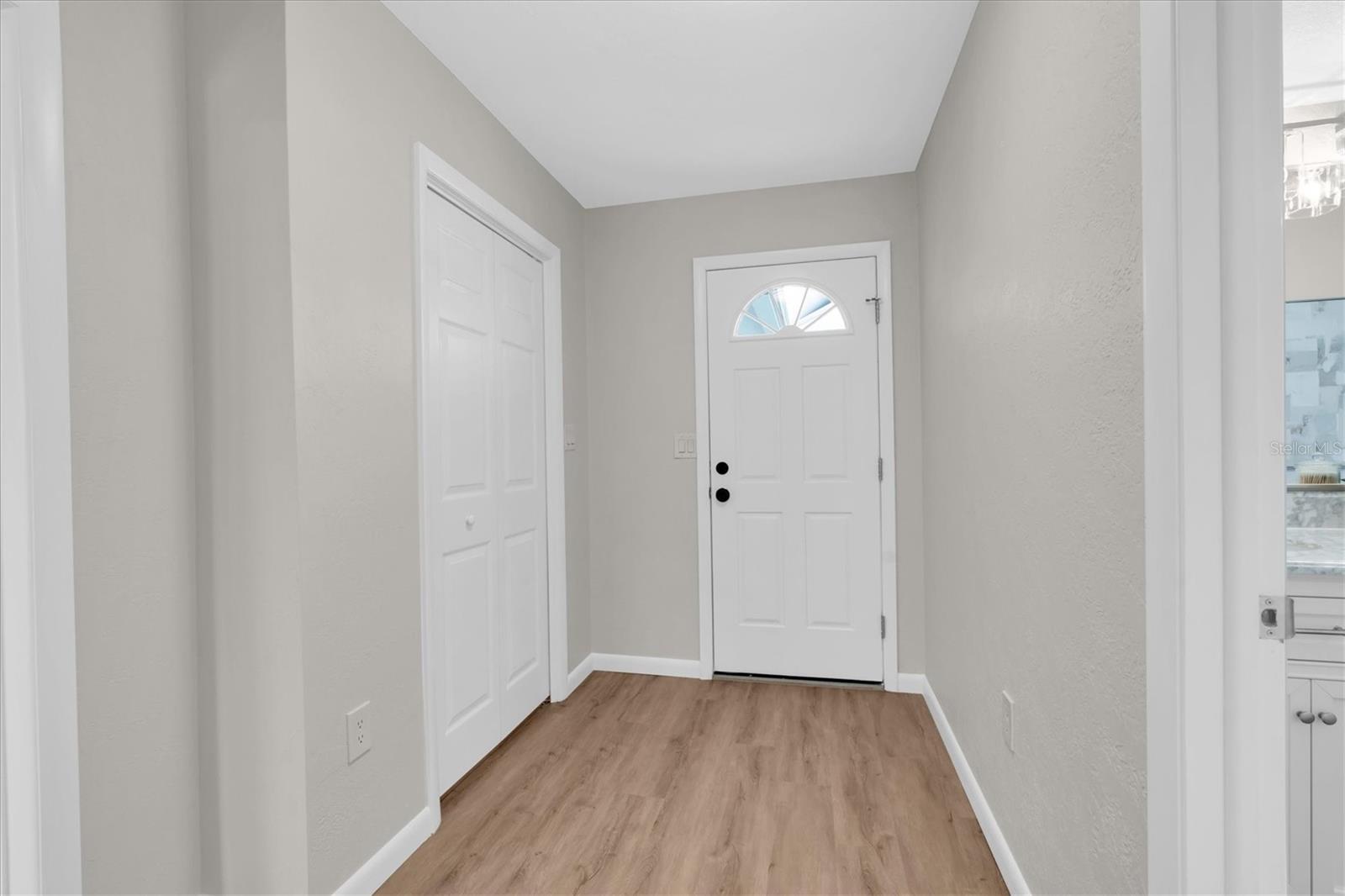212 WESTWINDS DR — photo 22