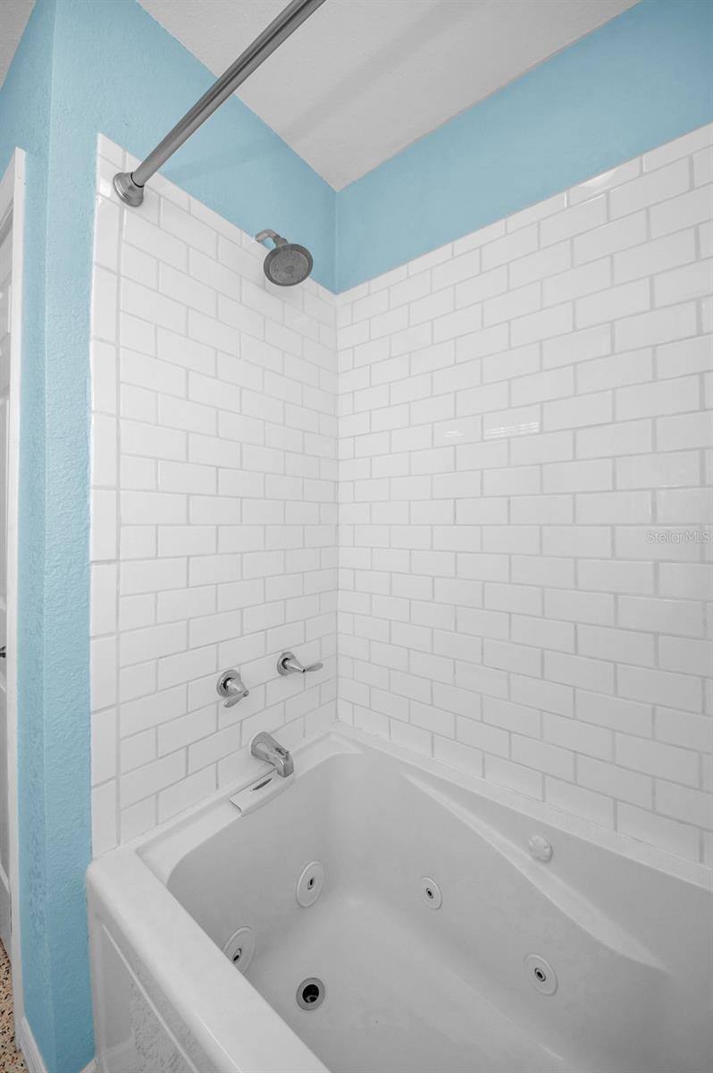 424 88TH AVE — photo 35