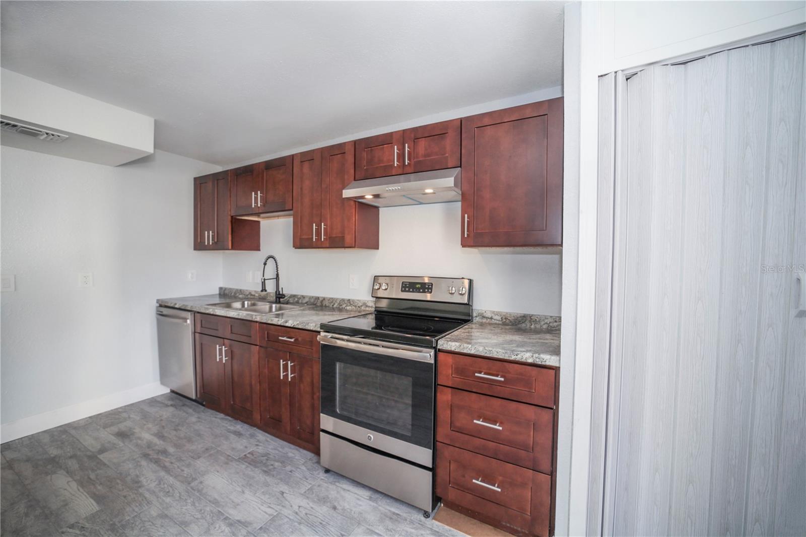 331 AMHERST AVE #56 — photo 8
