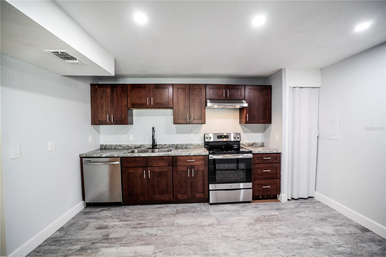 331 AMHERST AVE #56 — photo 6