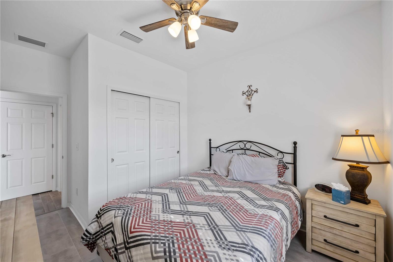 6081 AMBERLY DR — photo 22