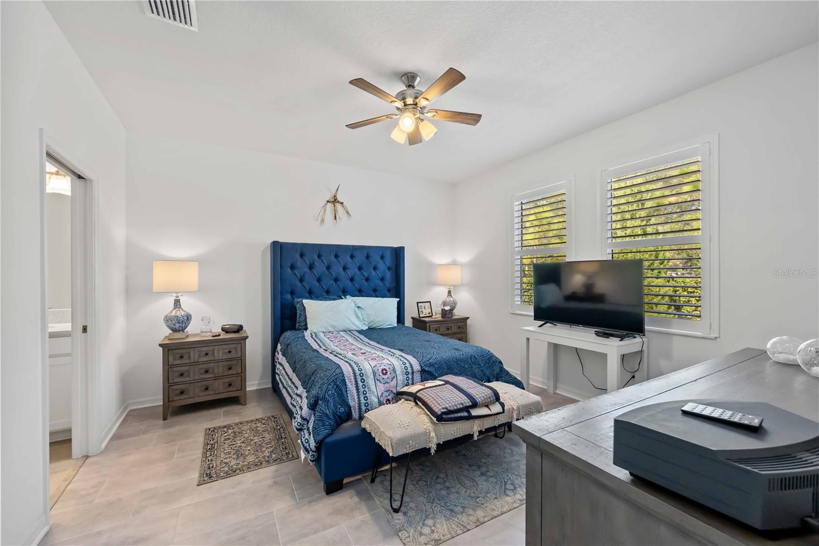 6081 AMBERLY DR — photo 13