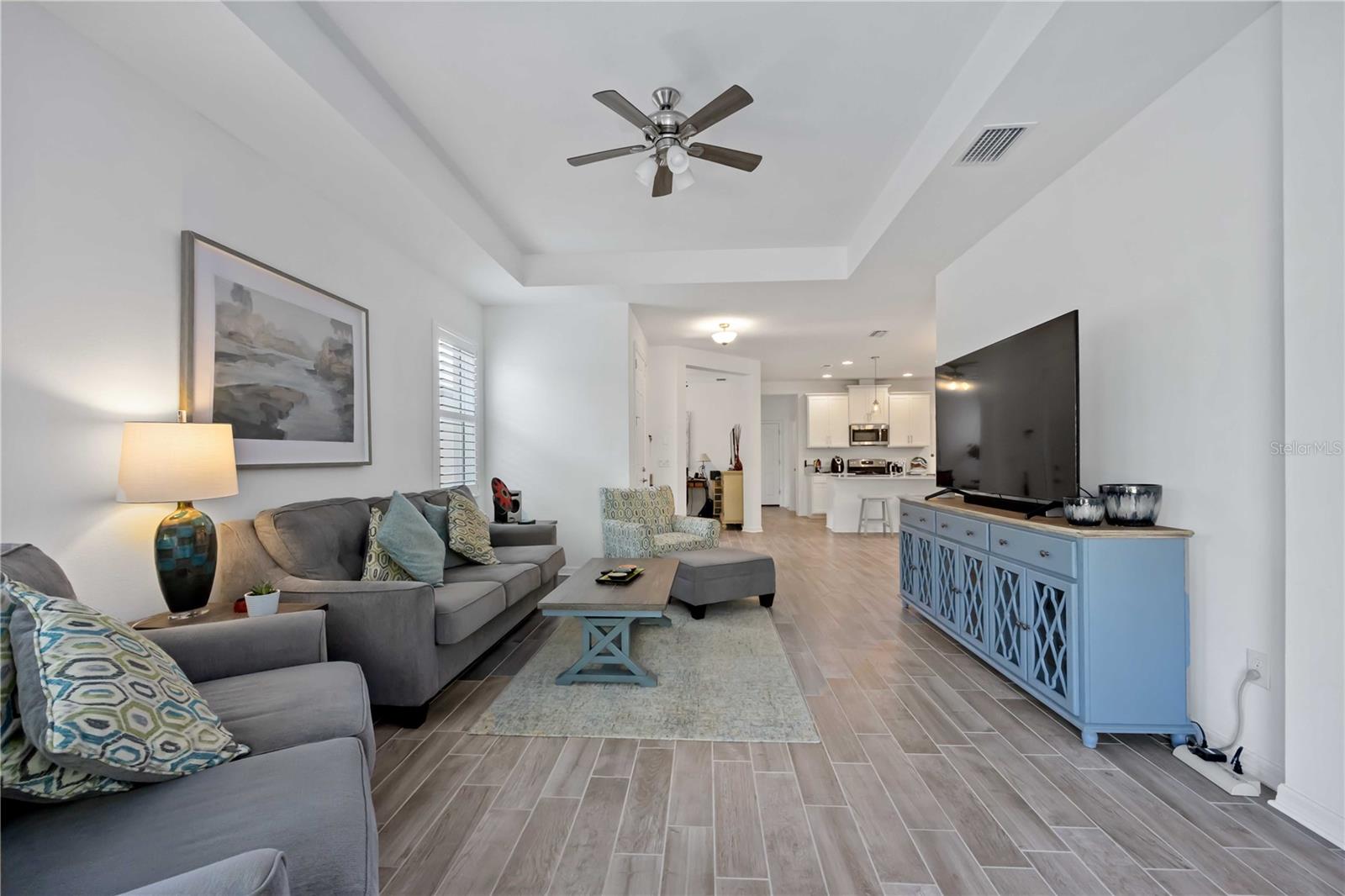 6081 AMBERLY DR — photo 8