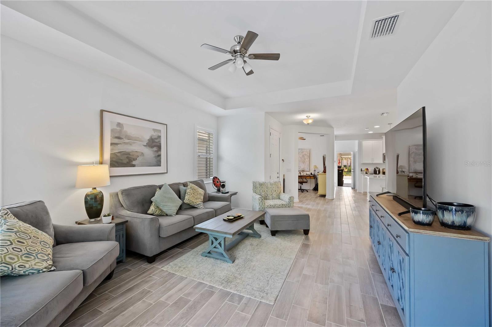 6081 AMBERLY DR — photo 10