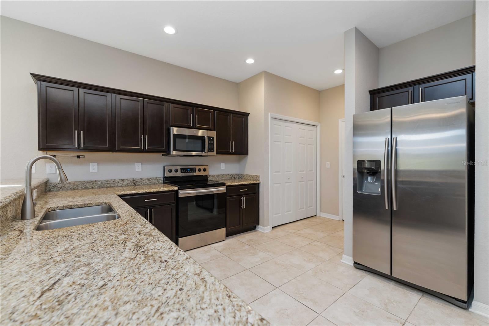 1218 GRANTHAM DR — photo 18