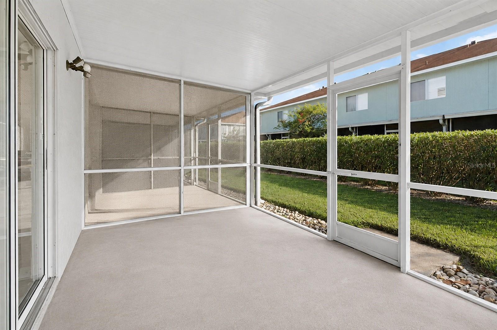 2140 FLUORSHIRE DR — photo 24