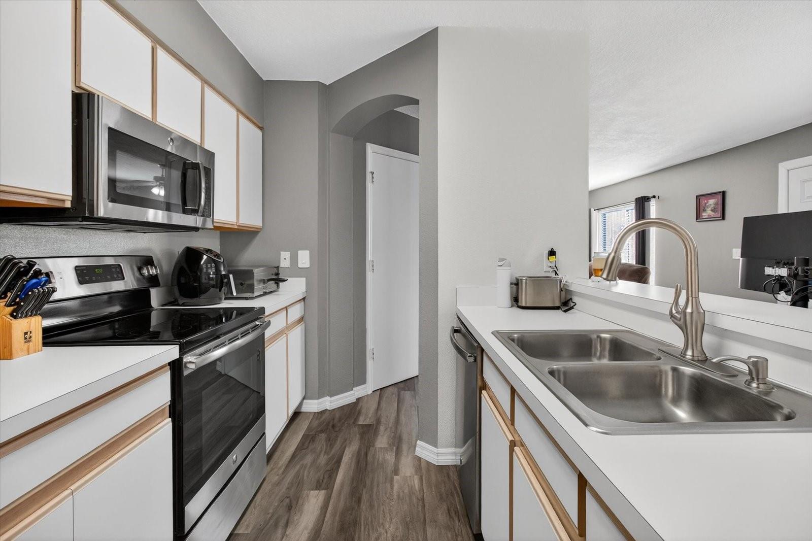 2140 FLUORSHIRE DR — photo 5