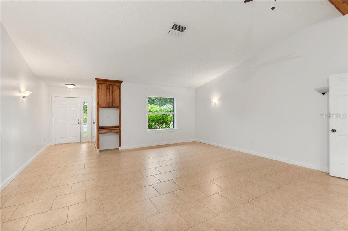 1560 INGRAM AVE — photo 5