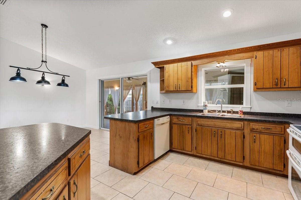 1560 INGRAM AVE — photo 15
