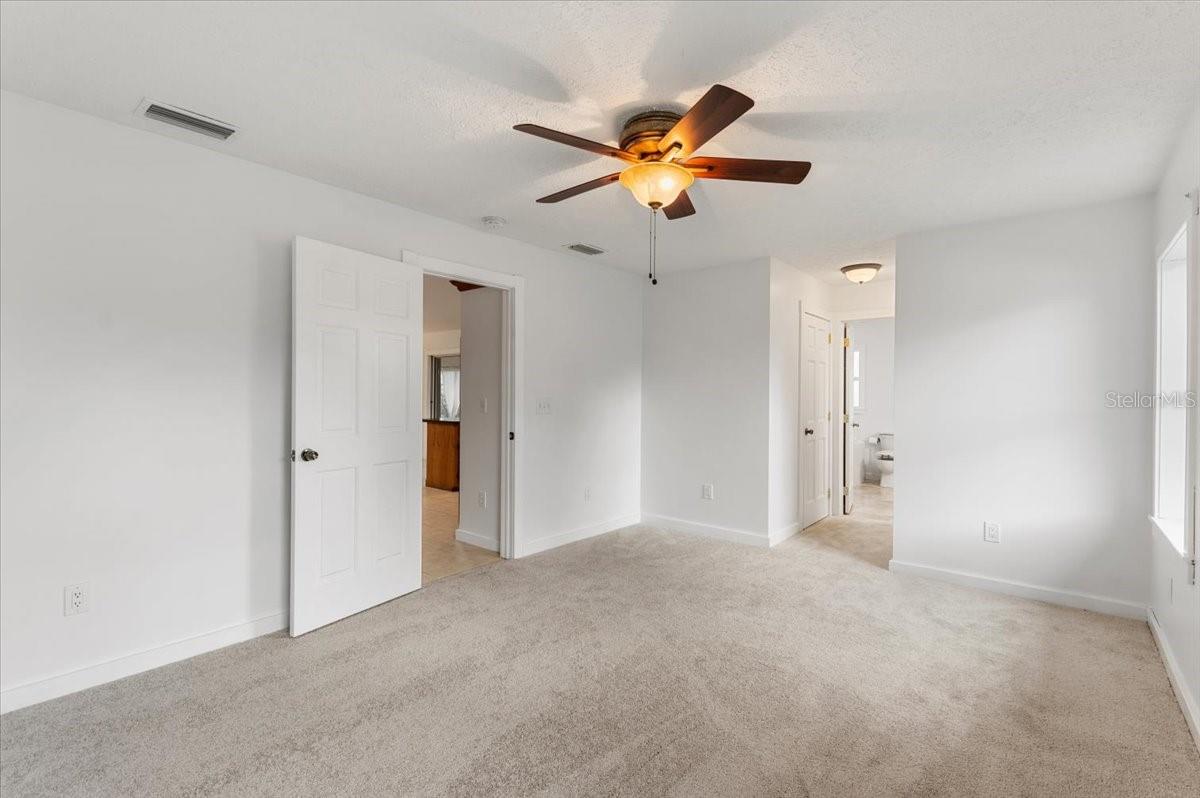 1560 INGRAM AVE — photo 20