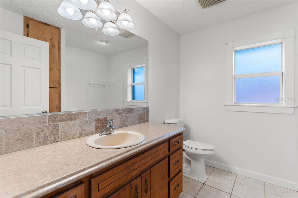 1560 INGRAM AVE — photo 28