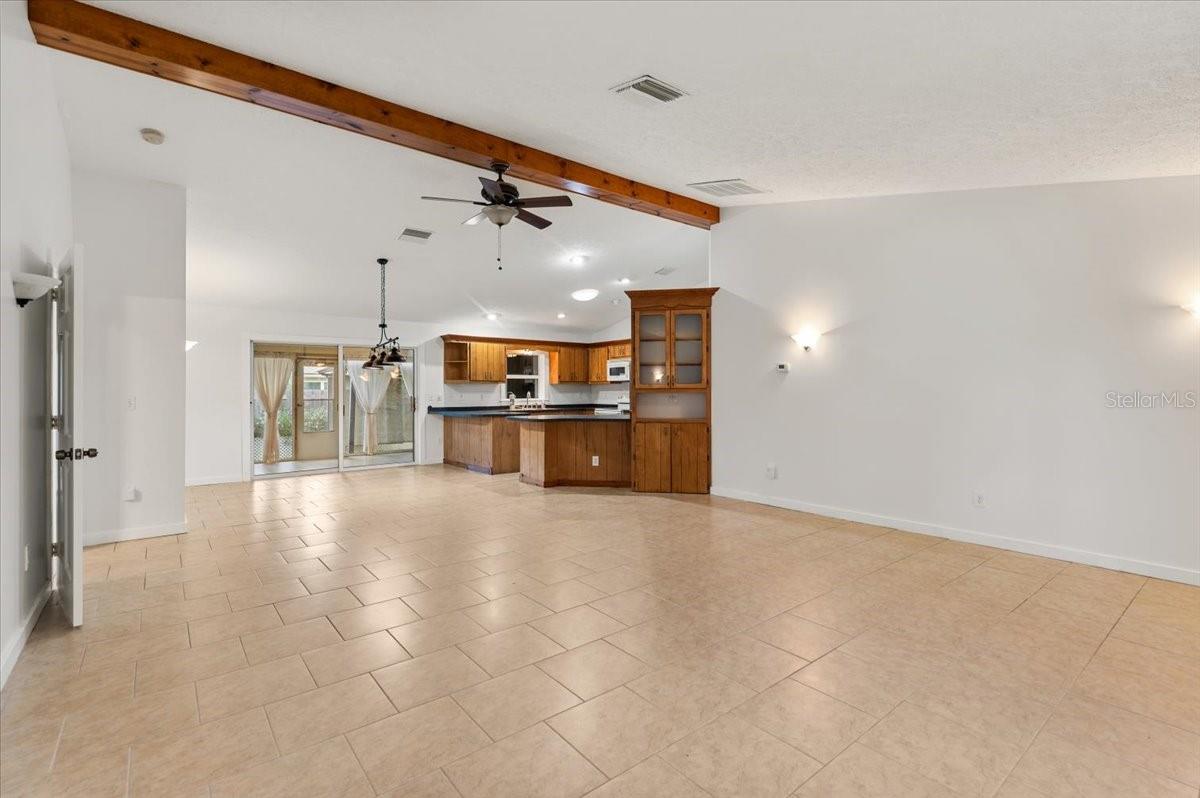 1560 INGRAM AVE — photo 8