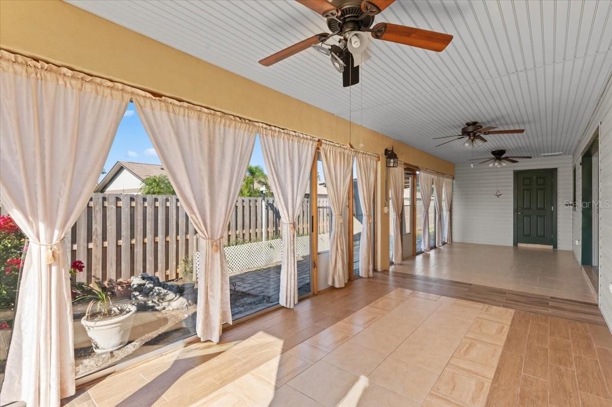 1560 INGRAM AVE — photo 33