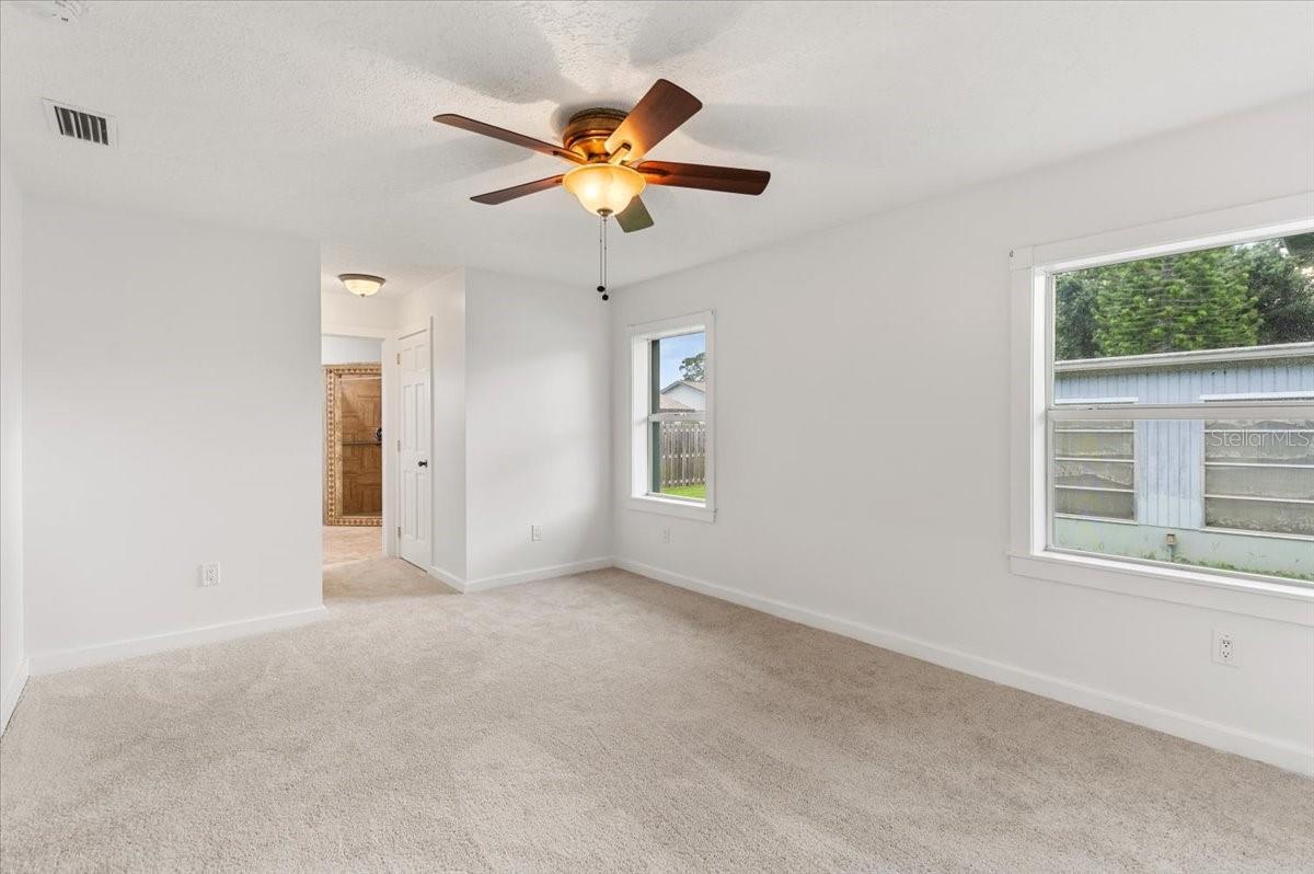 1560 INGRAM AVE — photo 18