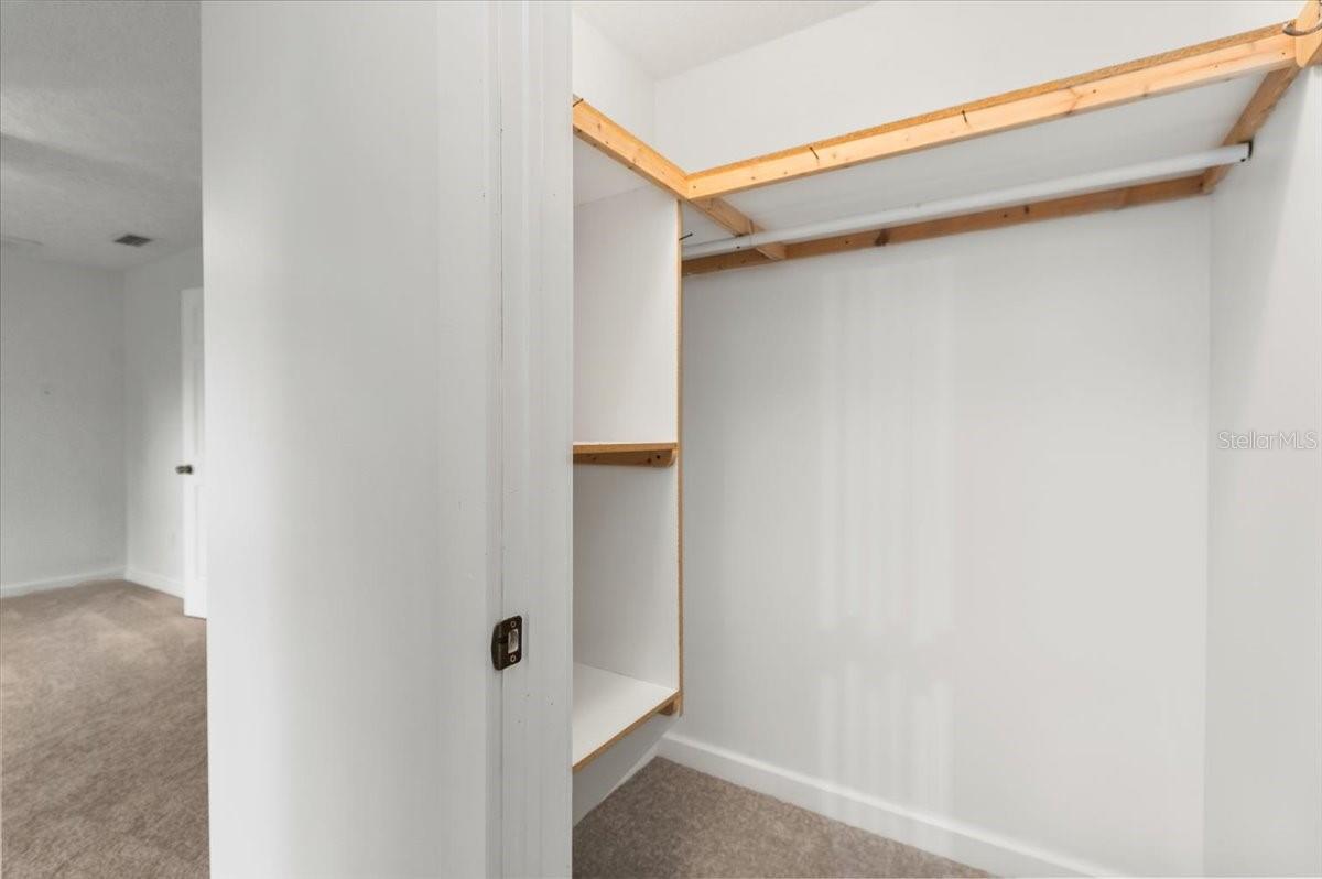 1560 INGRAM AVE — photo 22