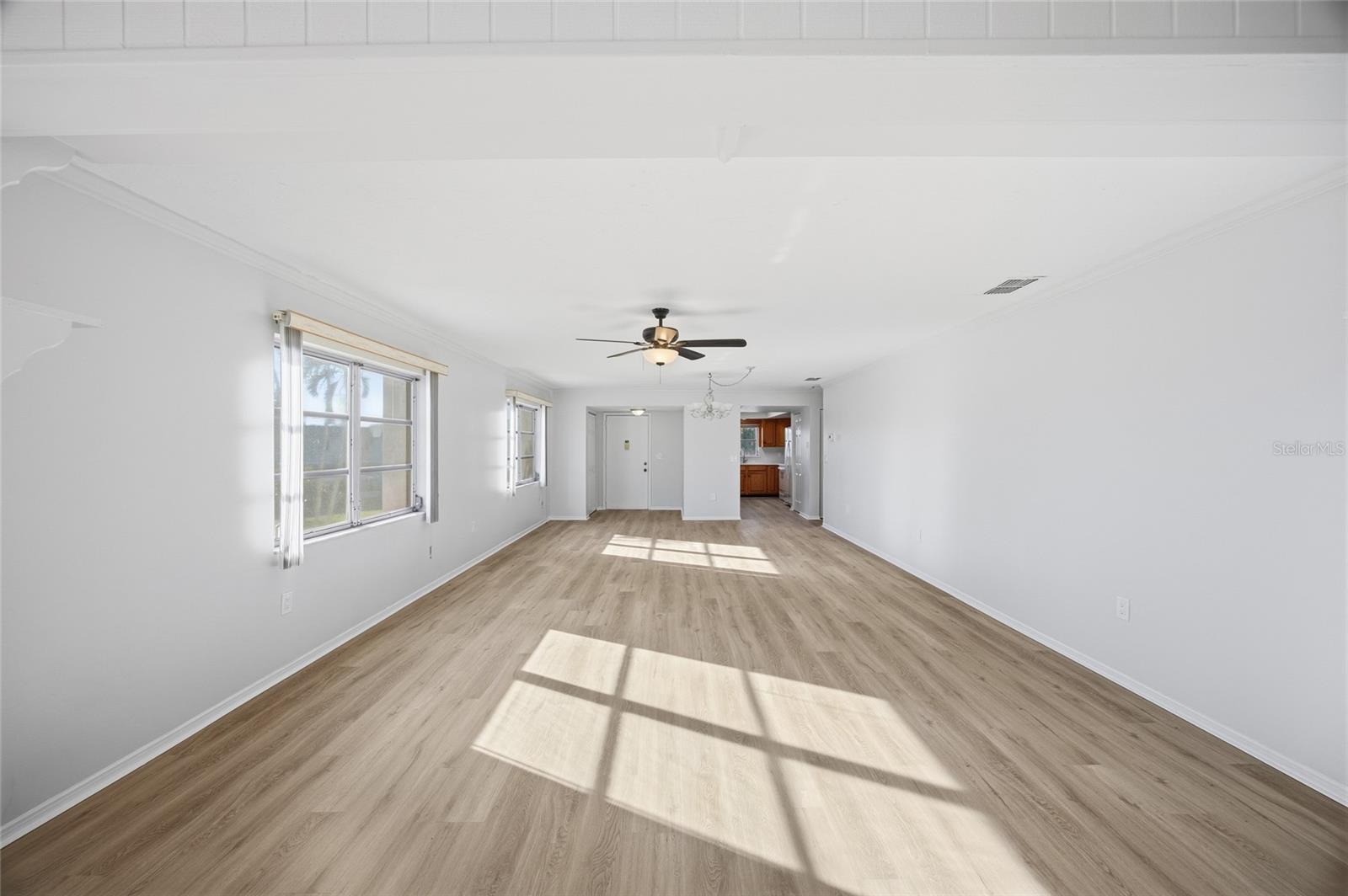 4859 INDEPENDENCE DR — photo 11