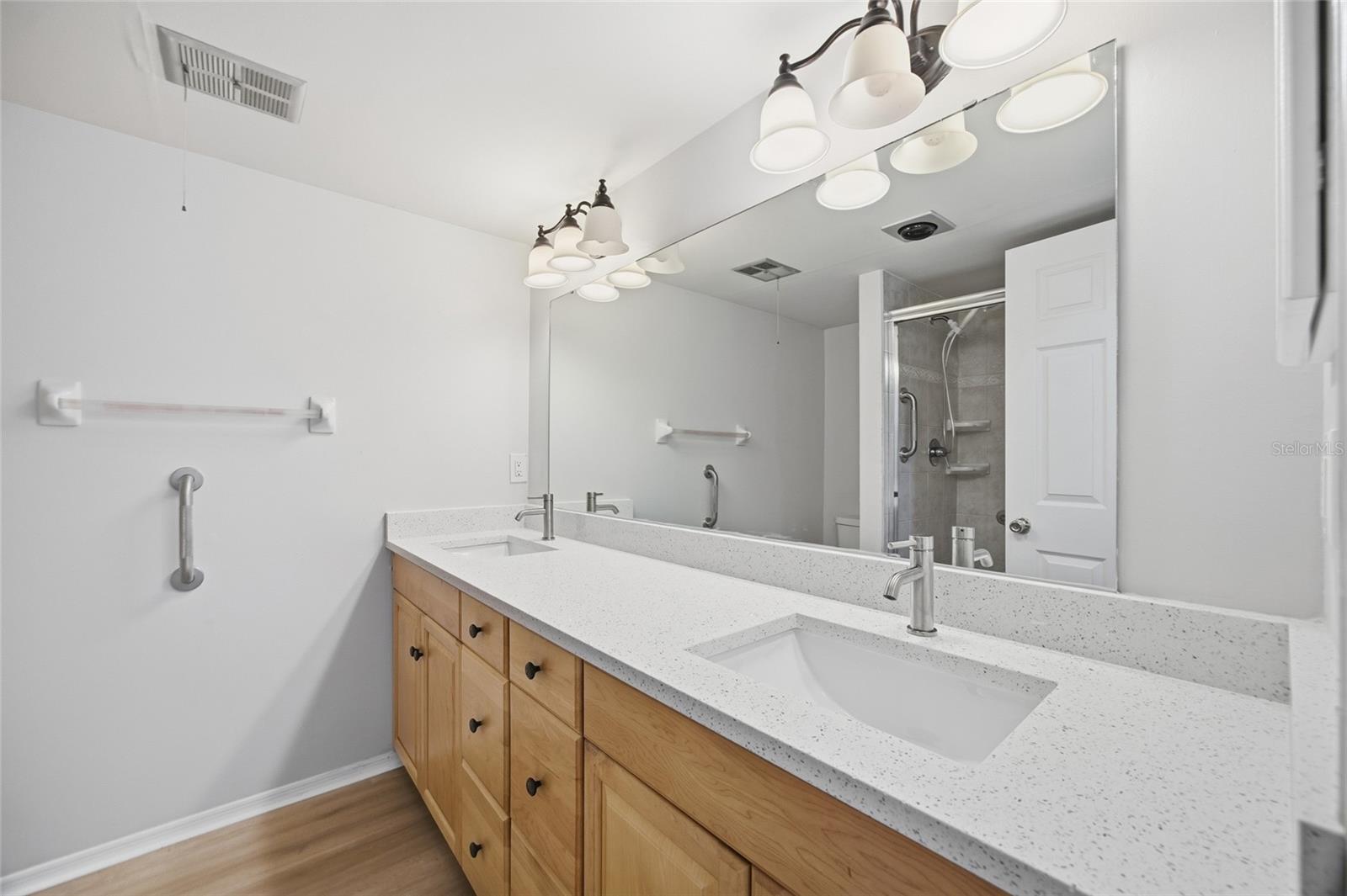 4859 INDEPENDENCE DR — photo 19