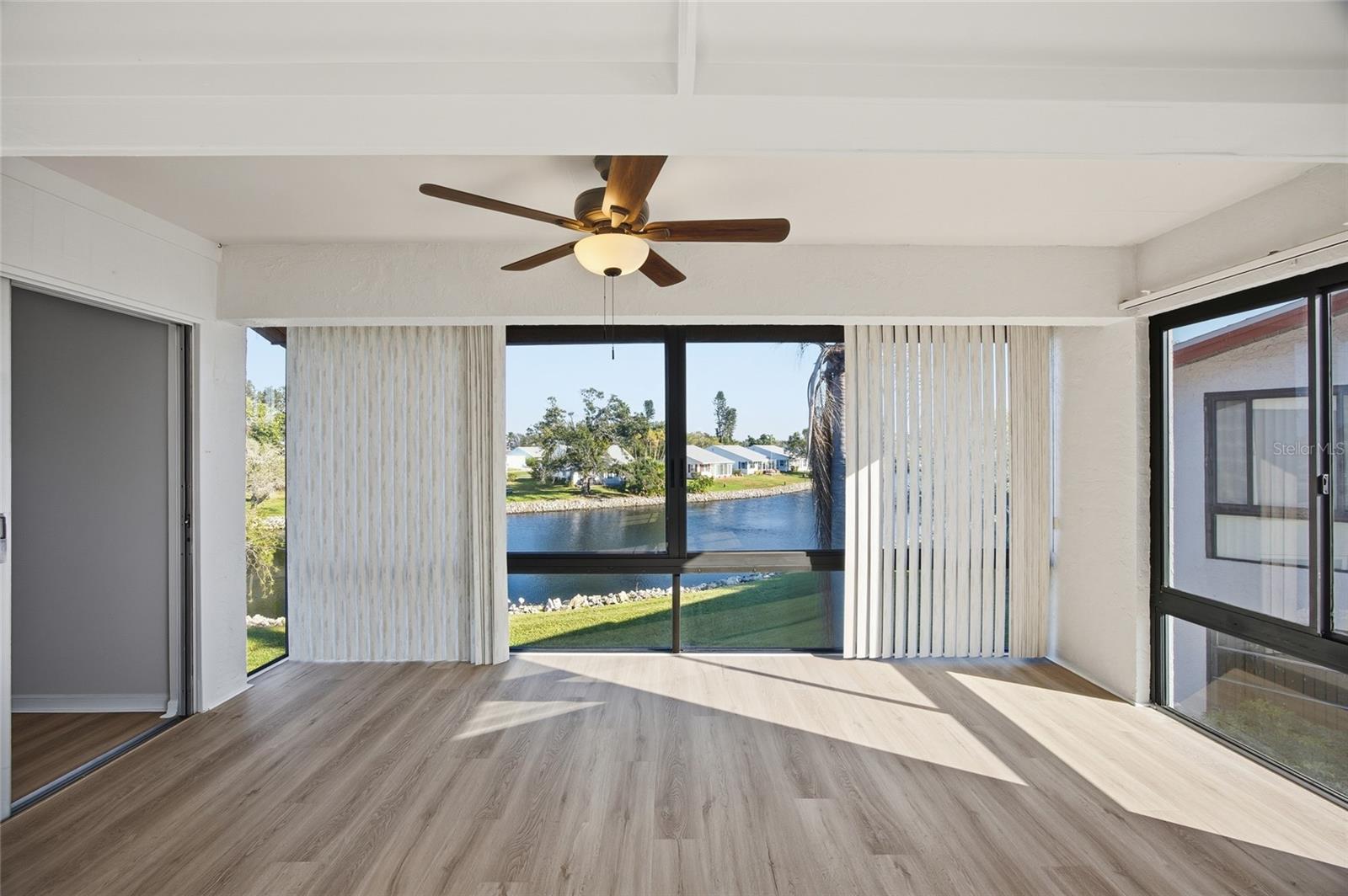 4859 INDEPENDENCE DR — photo 2