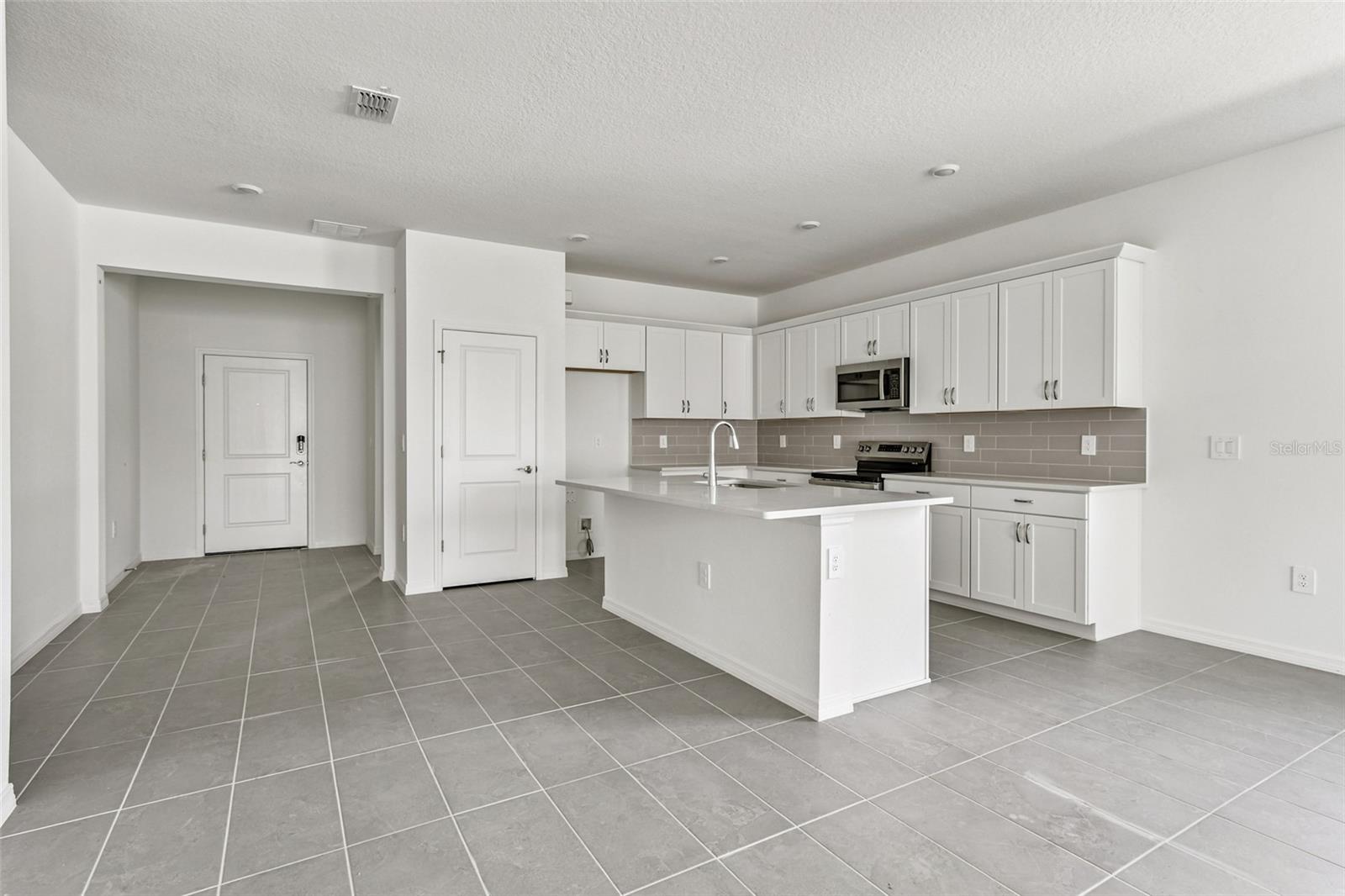 9122 OPTIMIST WAY — photo 3