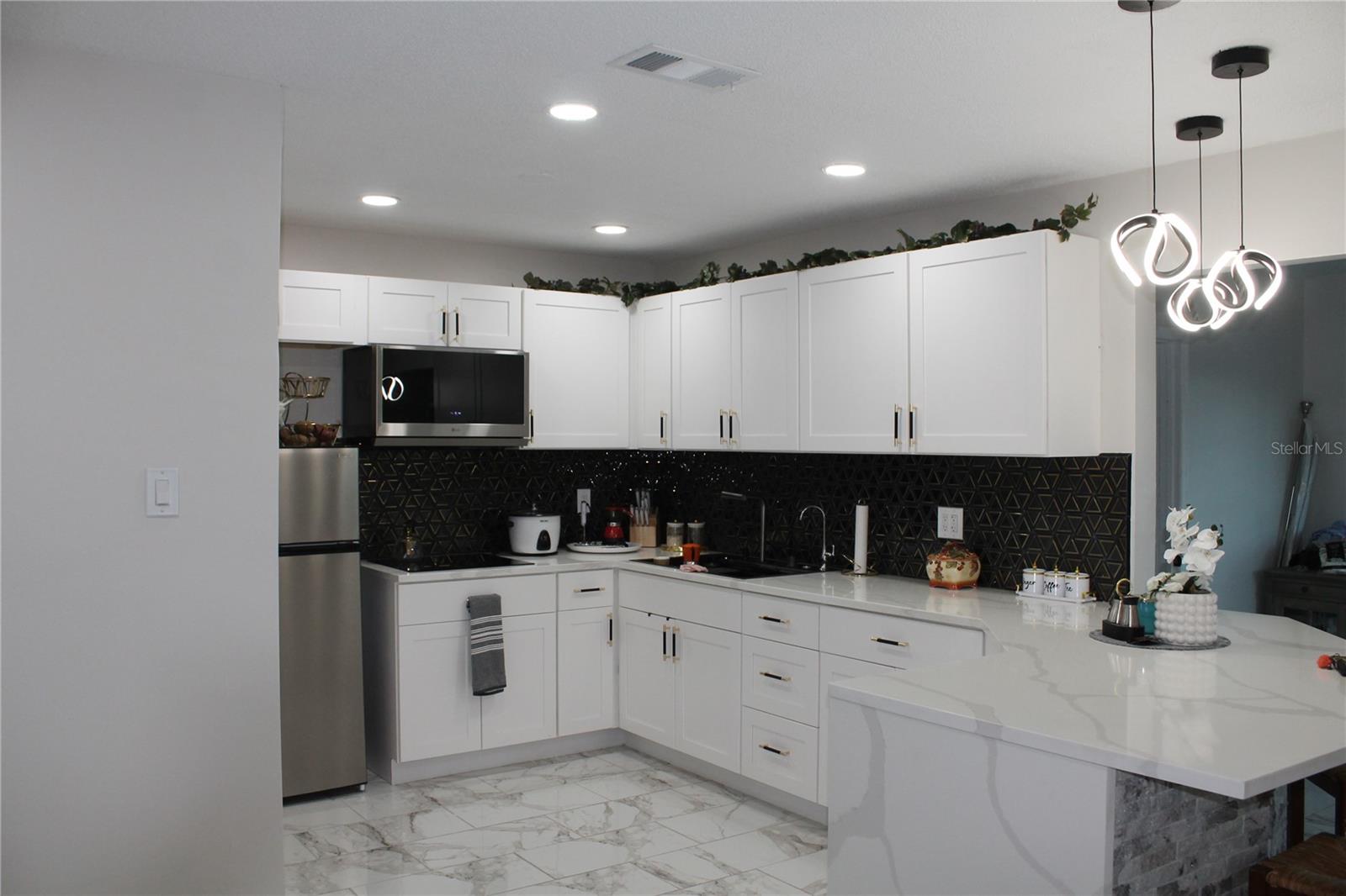 7423 STAR DUST DR — photo 2