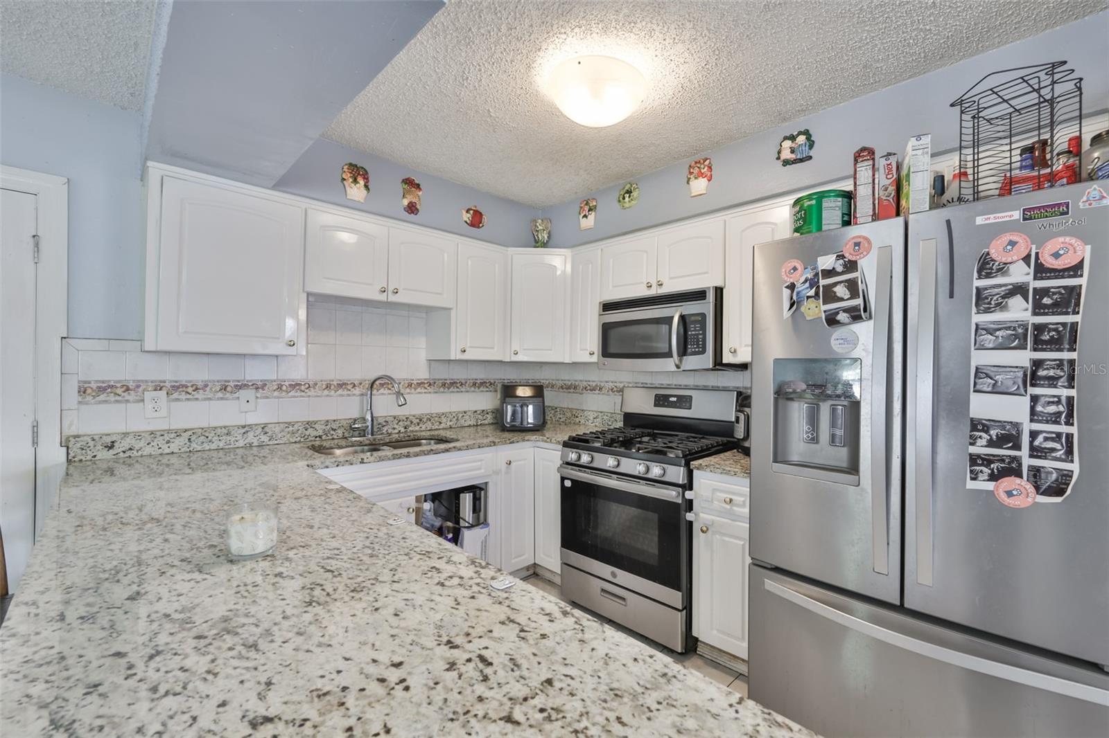 3901 N CLEARFIELD AVE — photo 7