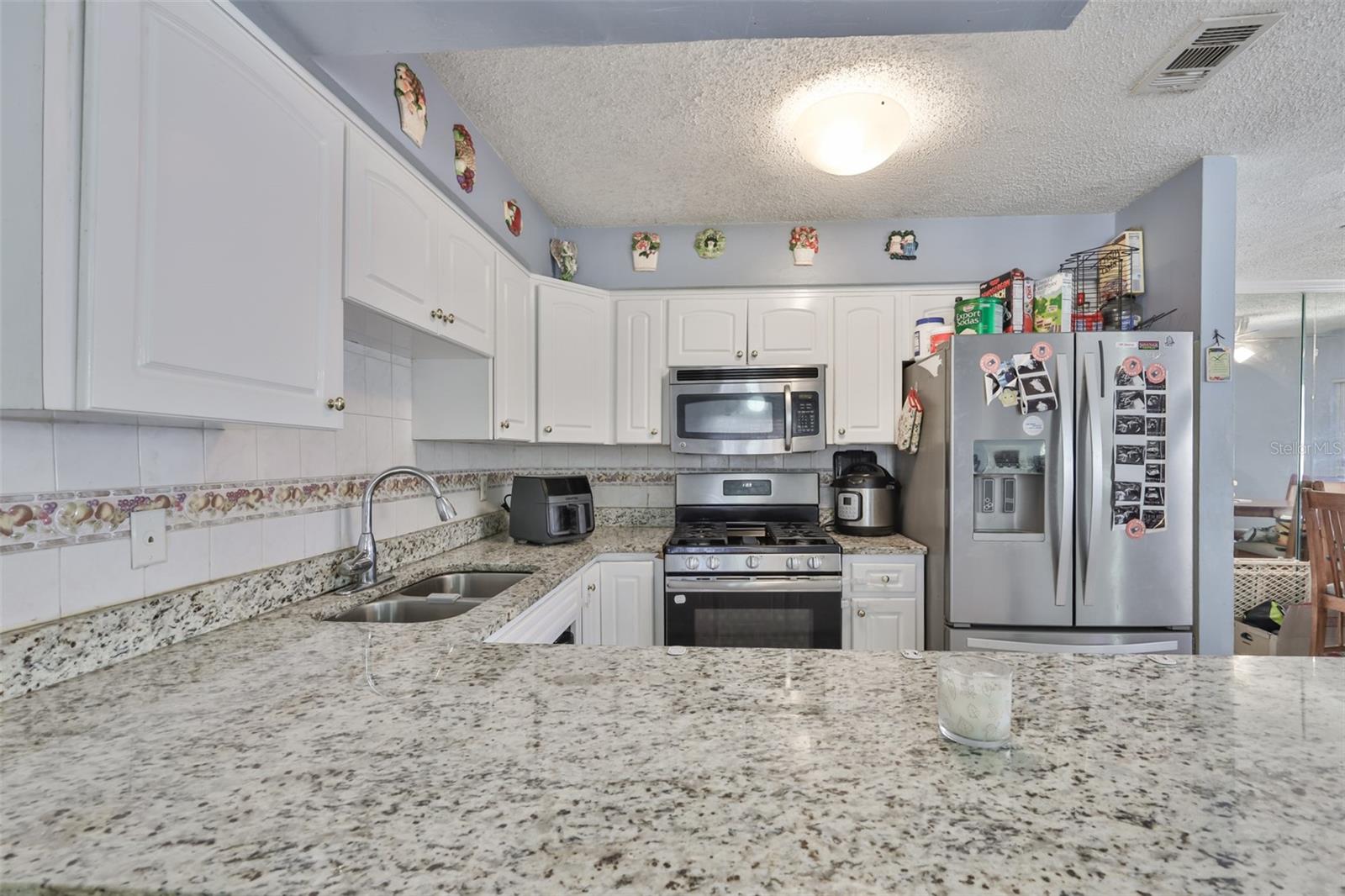 3901 N CLEARFIELD AVE — photo 6