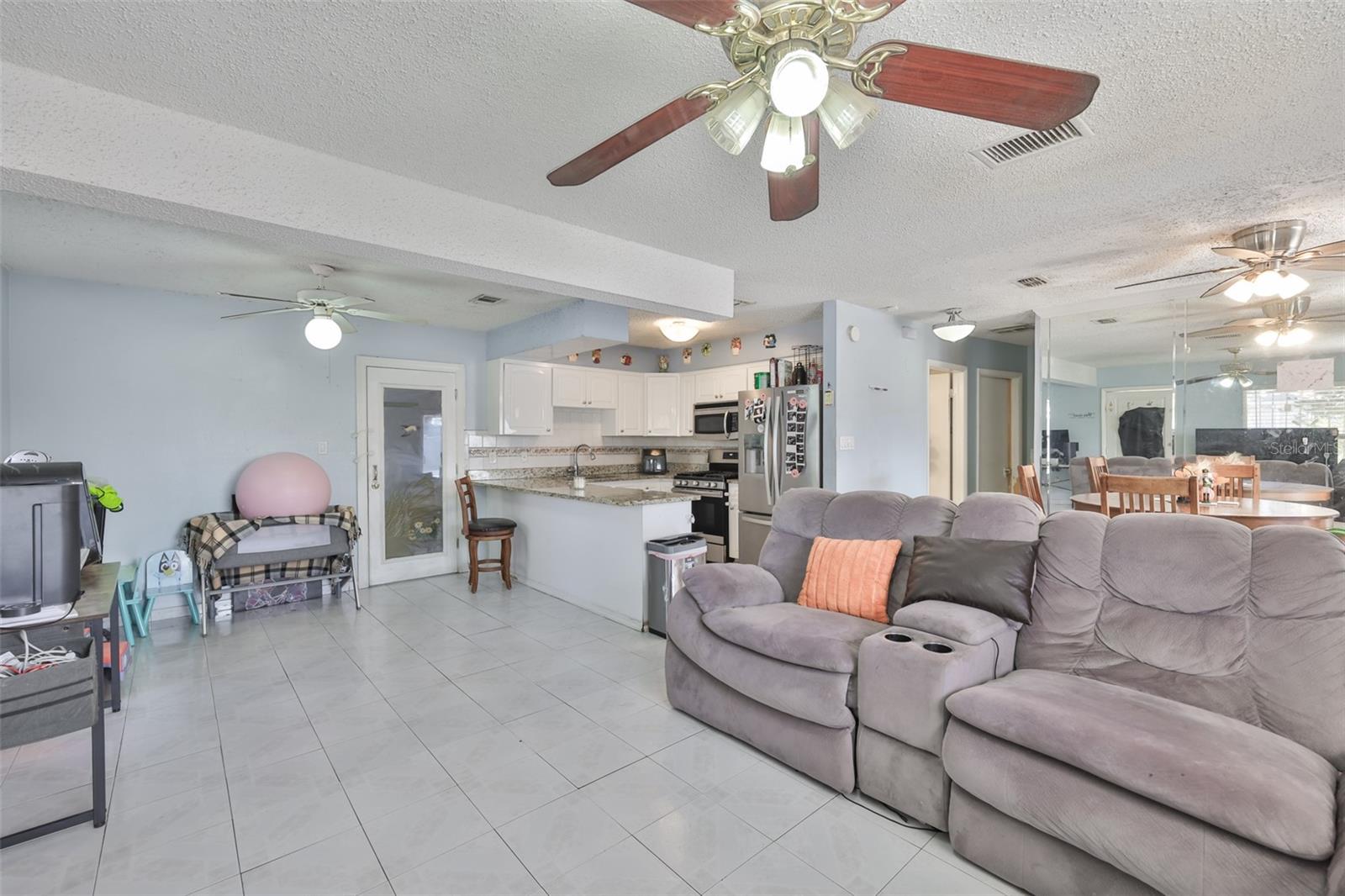 3901 N CLEARFIELD AVE — photo 10