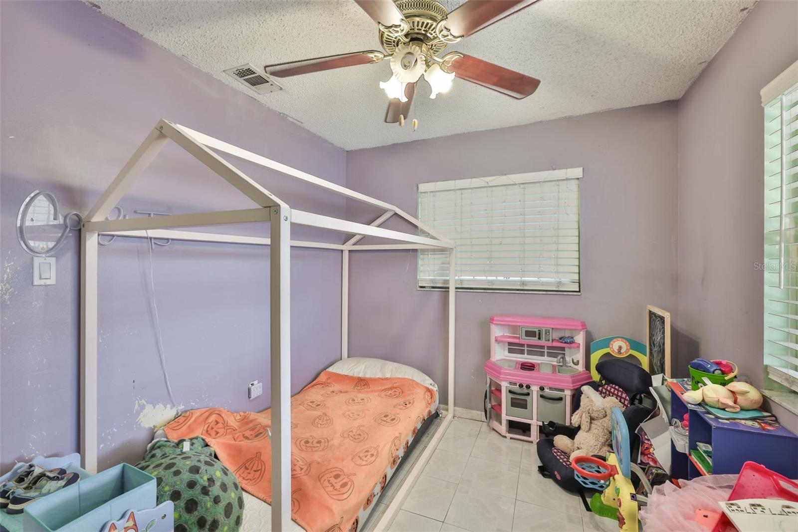 3901 N CLEARFIELD AVE — photo 16