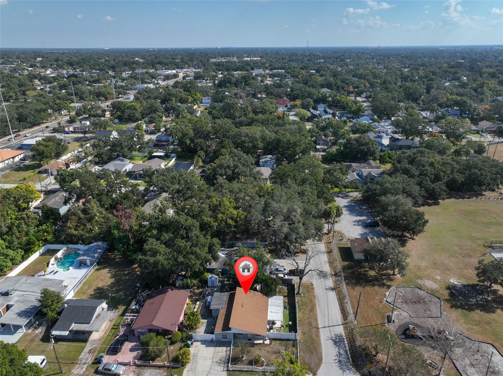 3901 N CLEARFIELD AVE — photo 32