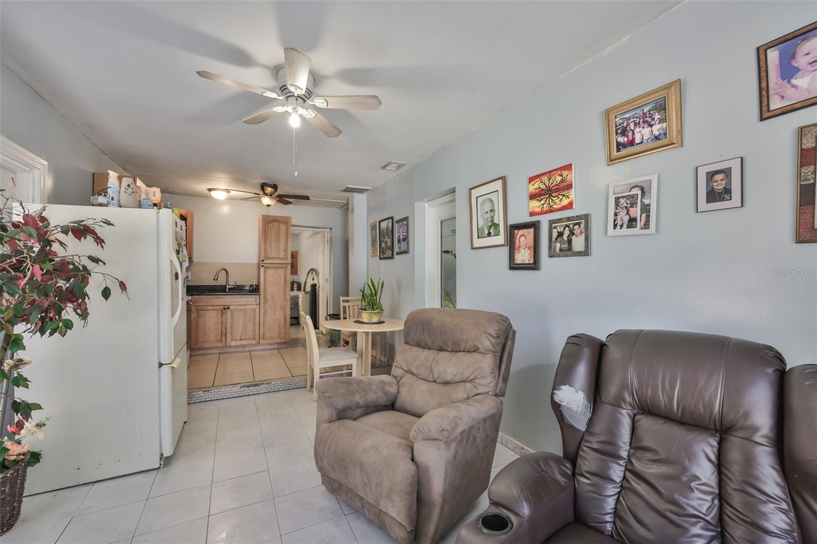 3901 N CLEARFIELD AVE — photo 18