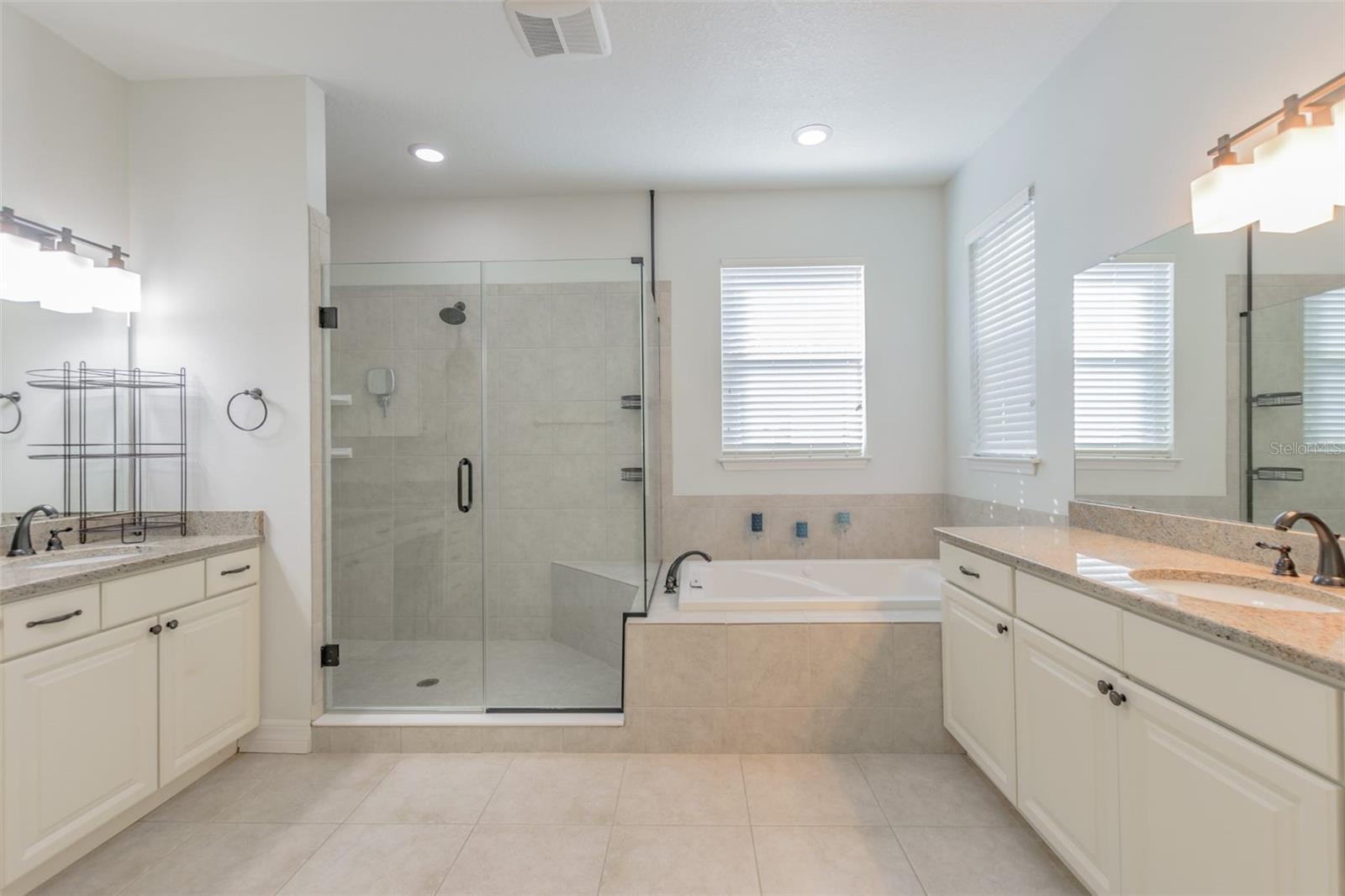 407 S TAMPANIA AVE — photo 6