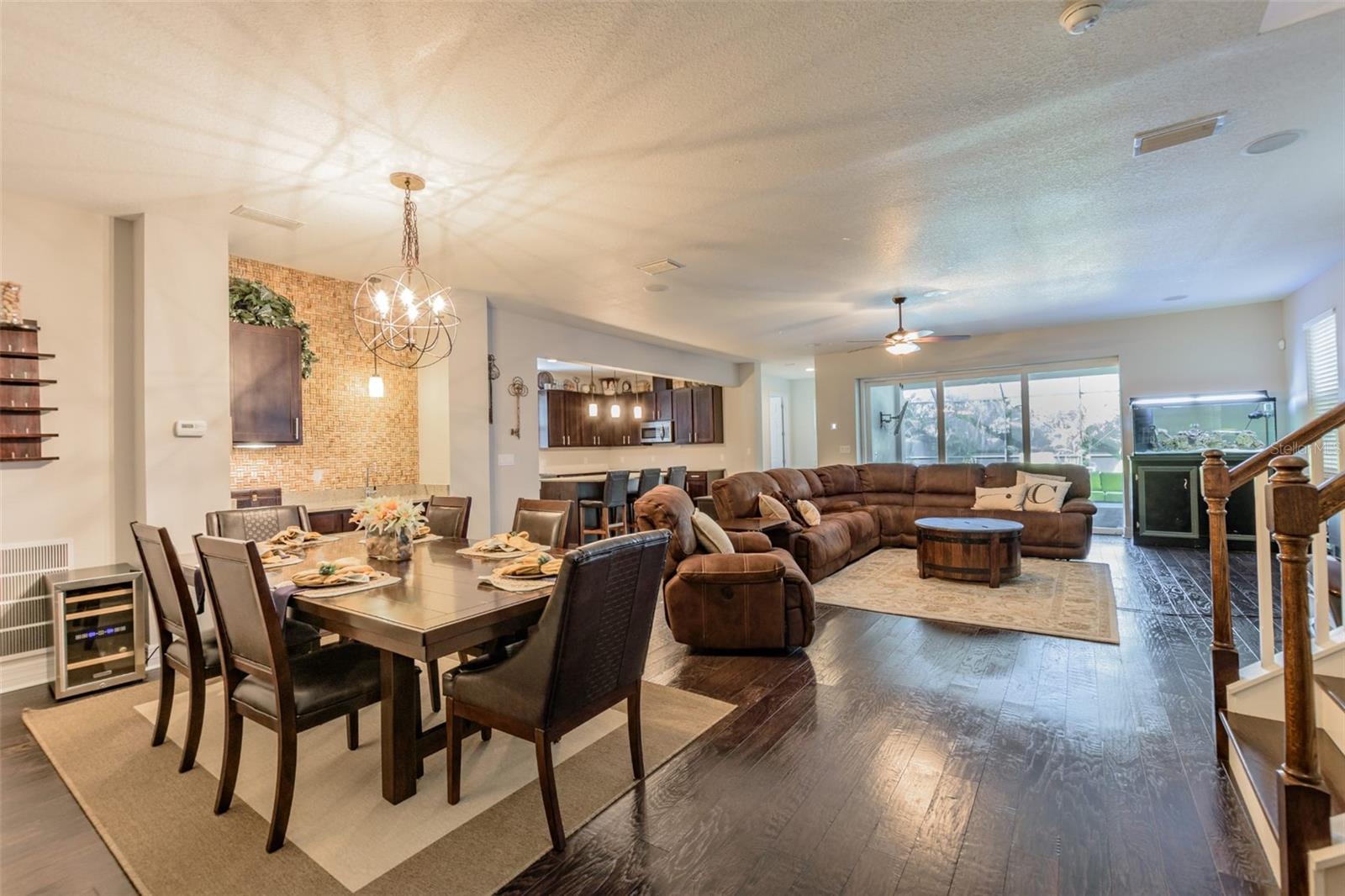 407 S TAMPANIA AVE — photo 13