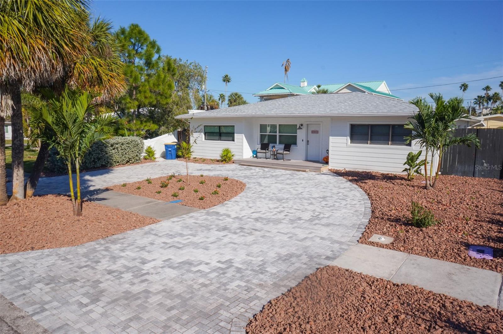 929 LANTANA AVE — photo 42