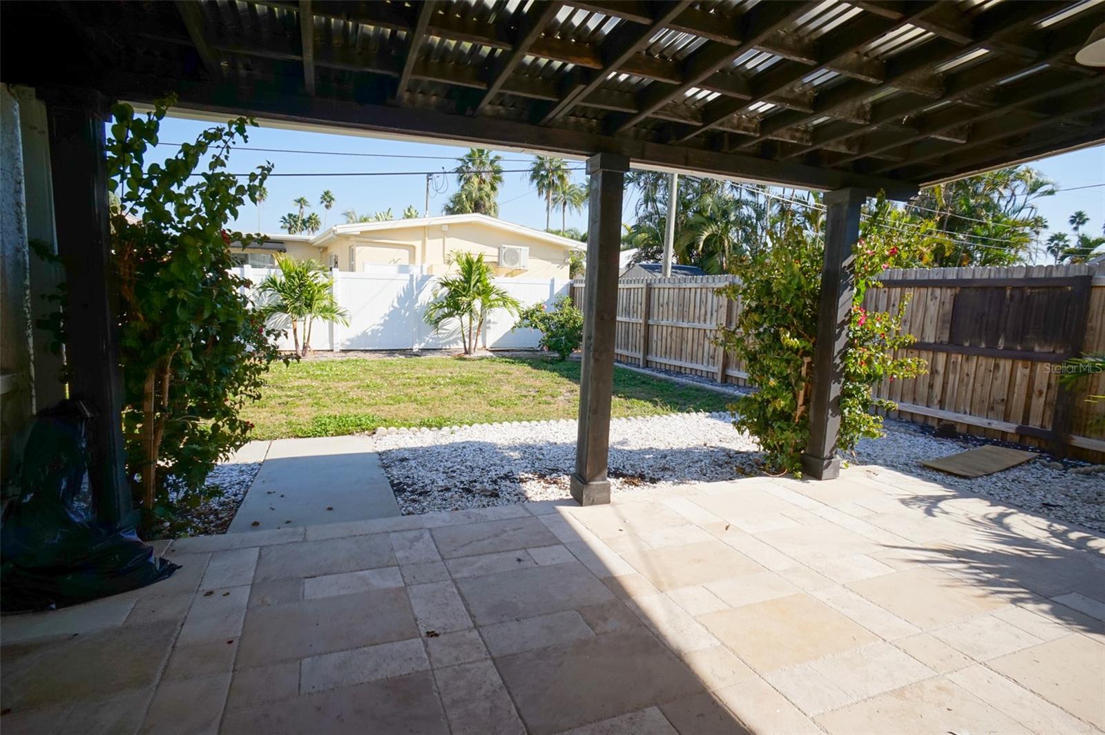 929 LANTANA AVE — photo 33