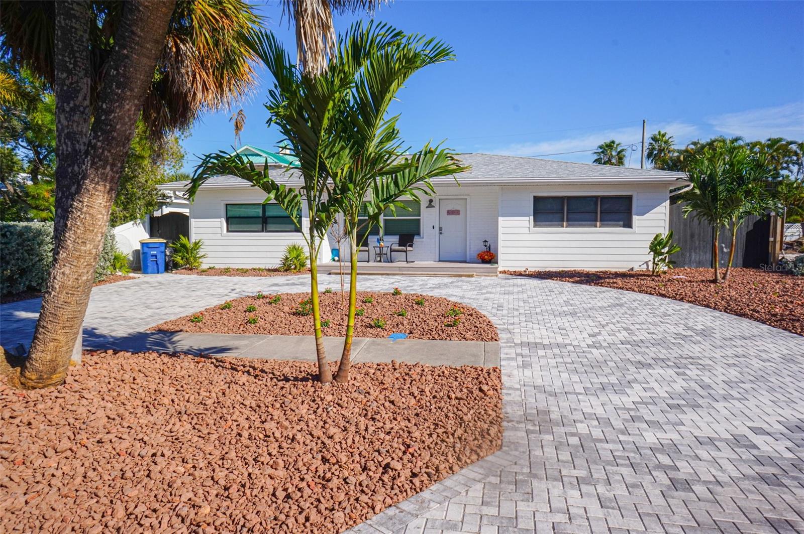 929 LANTANA AVE — photo 43