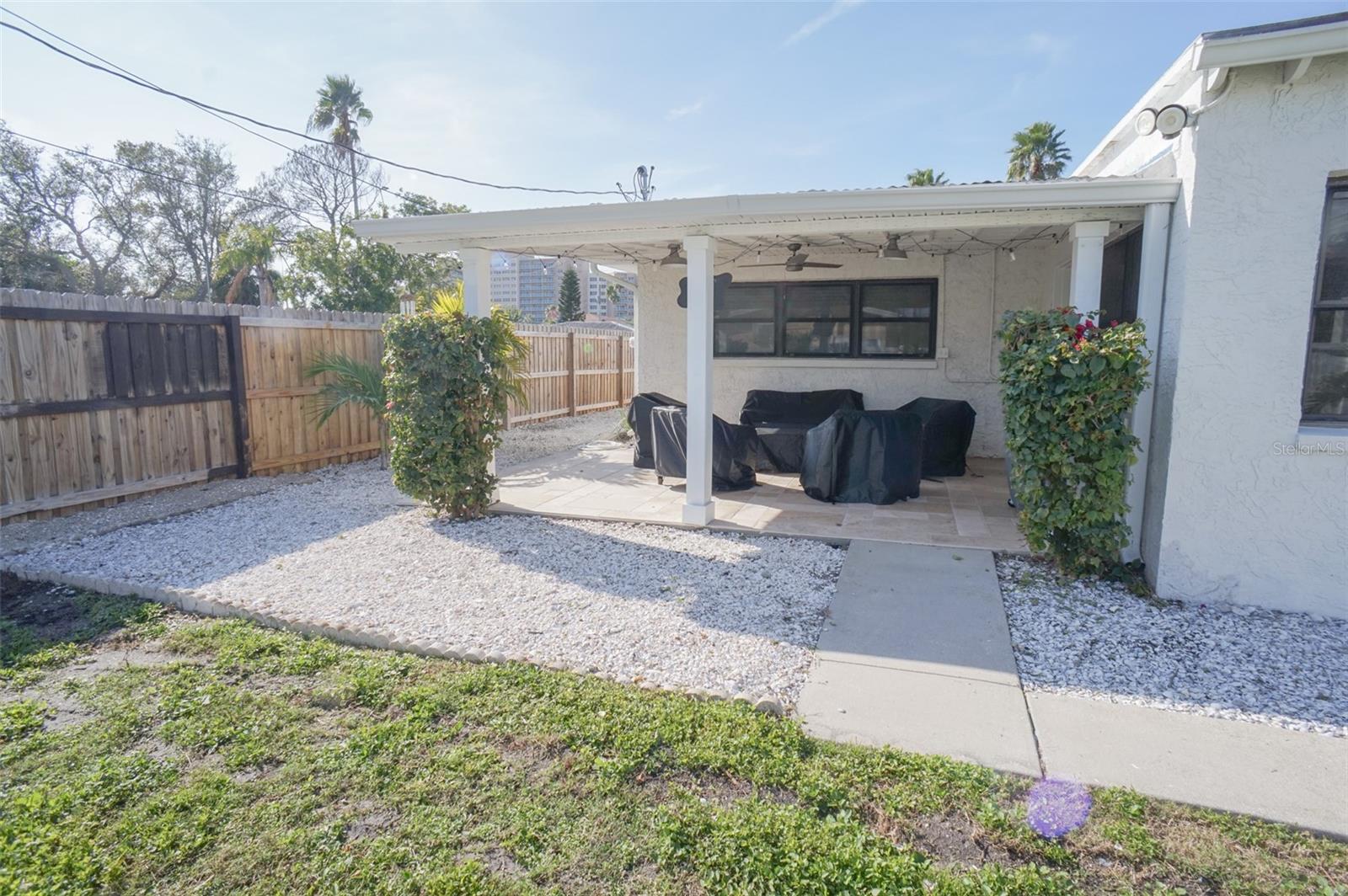 929 LANTANA AVE — photo 46