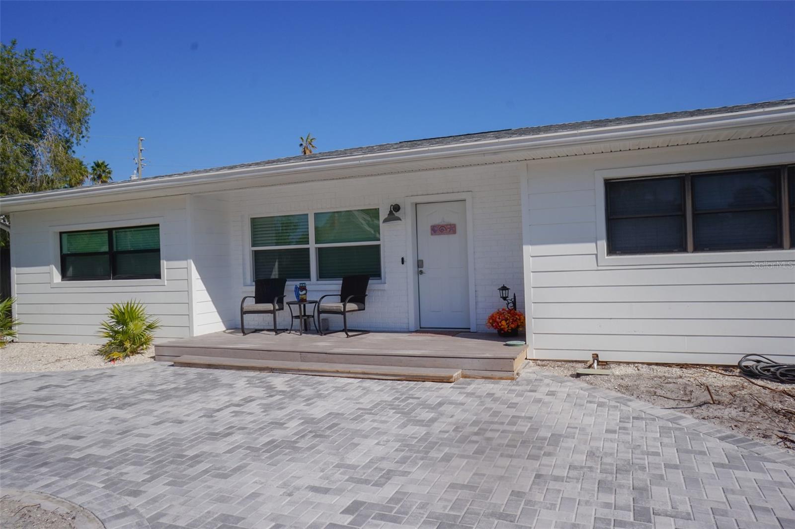 929 LANTANA AVE — photo 38