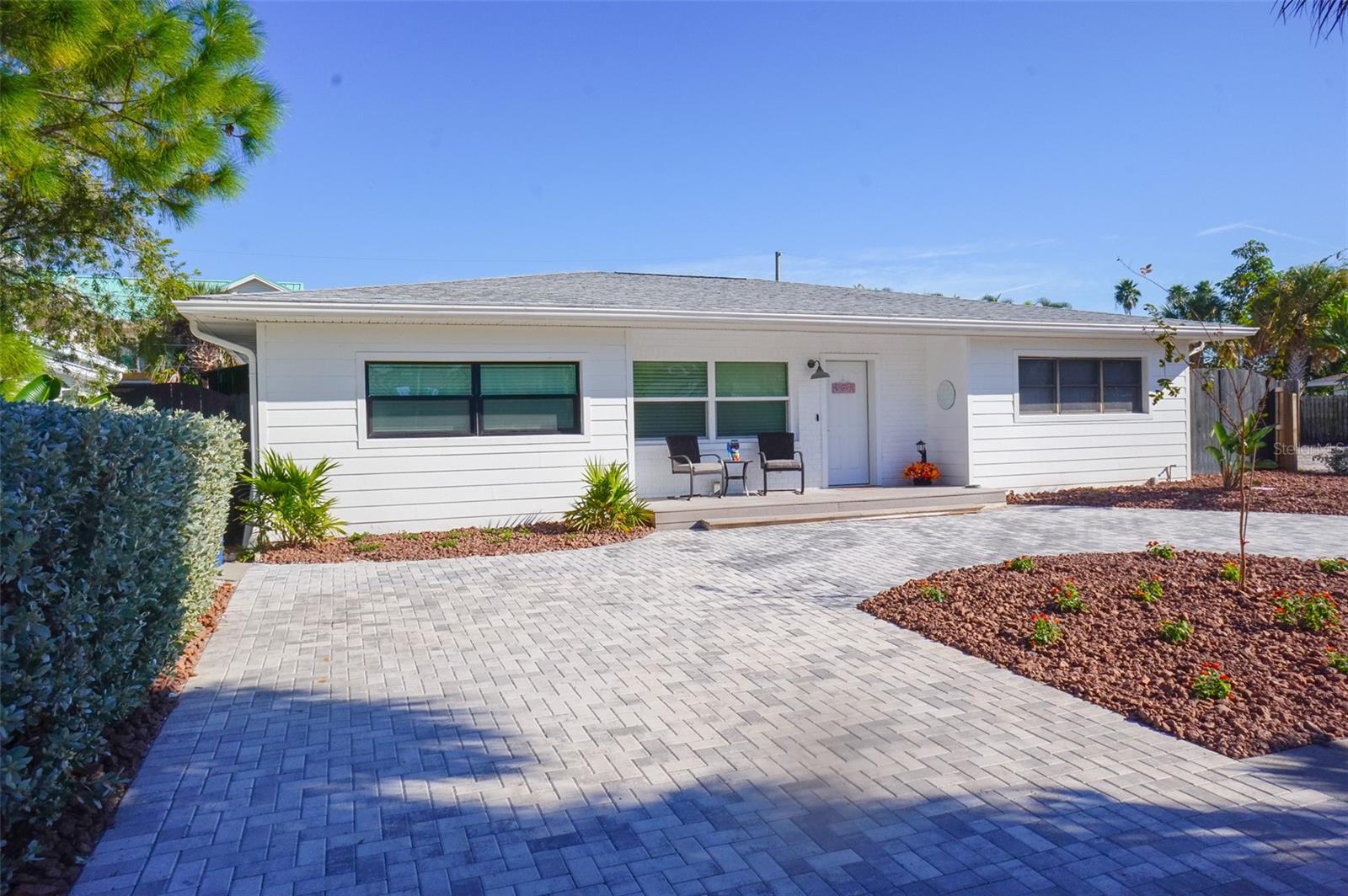 929 LANTANA AVE — photo 44