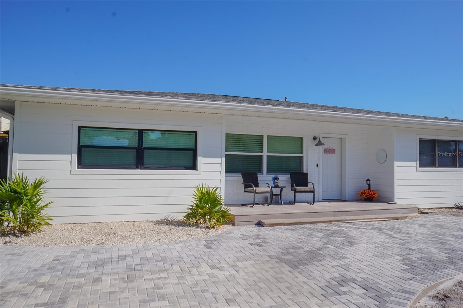 929 LANTANA AVE — photo 40