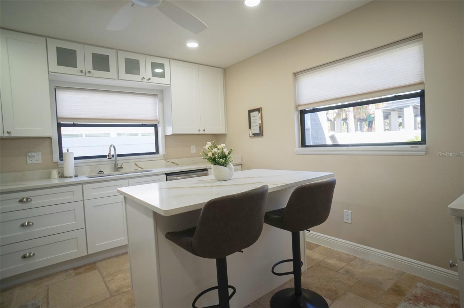 929 LANTANA AVE — photo 26