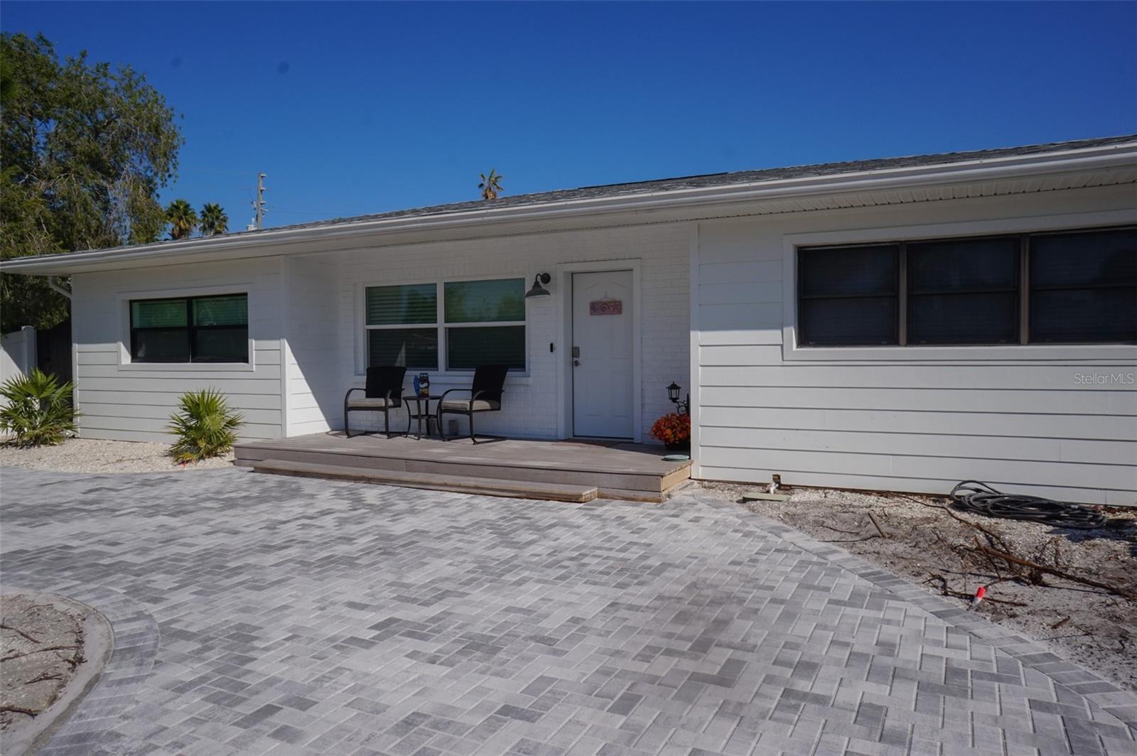 929 LANTANA AVE — photo 39